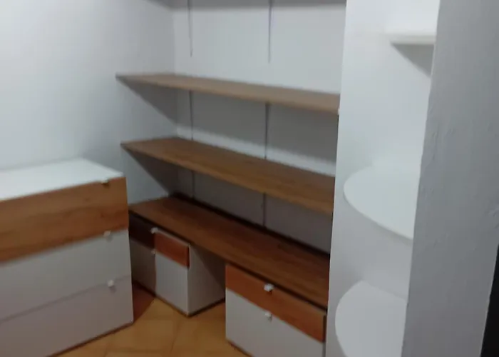 Linda * ティラナ