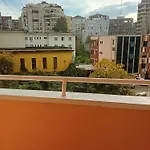 Linda * Tirana